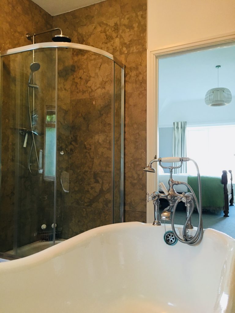 Bathroom 1 at Aberdovey holiday house rental - Hafod Arfor